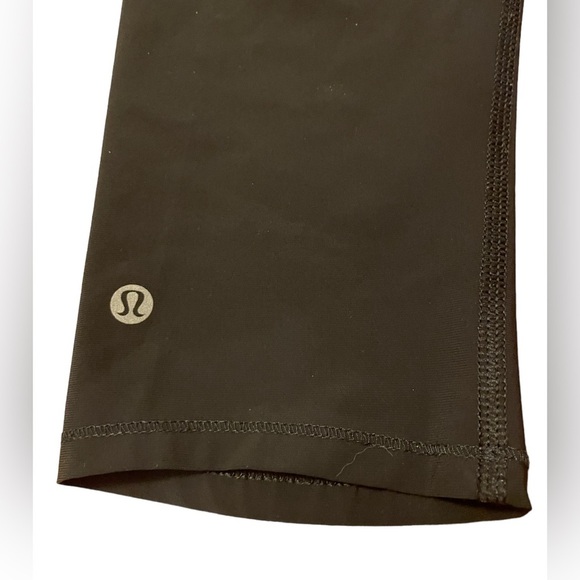 Lululemon women’s black leggings with mesh cutout sides size 4 - Picture 3 of 9